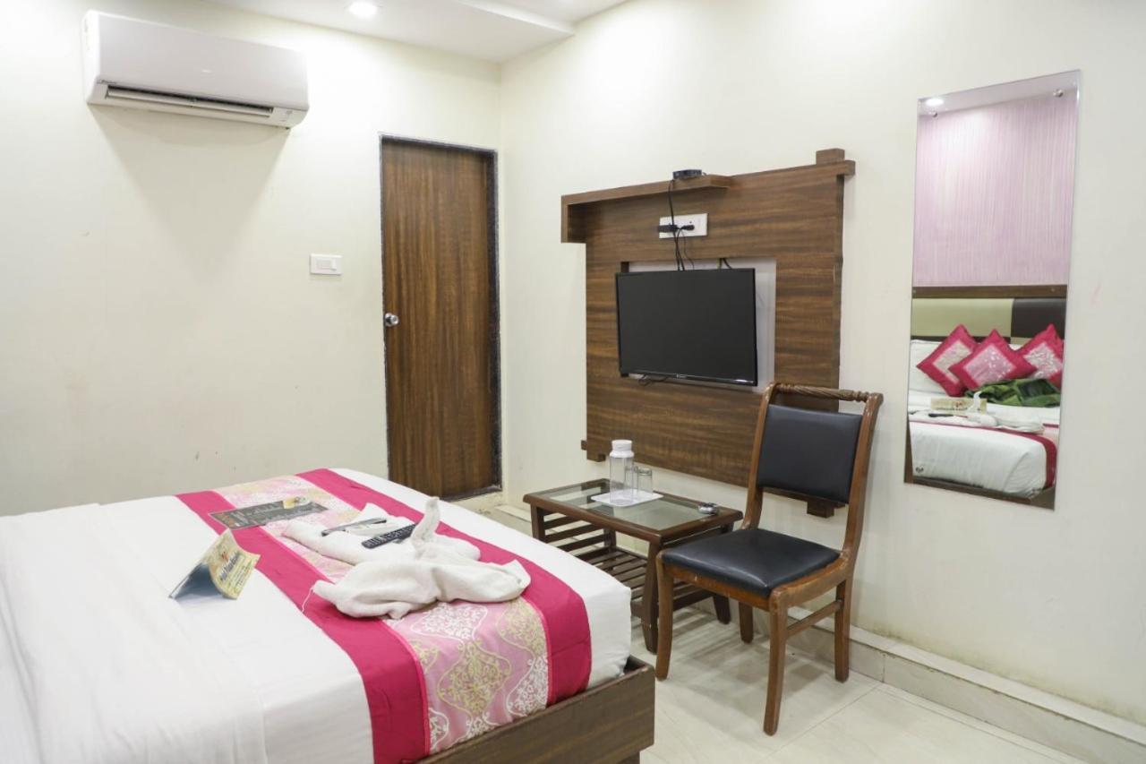 מומביי Hotel Plaza Executive - Near Bkc מראה חיצוני תמונה